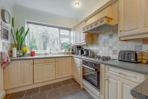 4 bedroom semi-detached house for sale - Lyndon Road, Solihull, B92