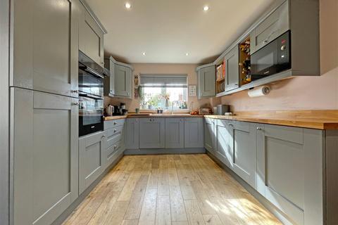 4 bedroom semi-detached house for sale - Sun Court, Marston Trussell, Market Harborough, LE16 9UU