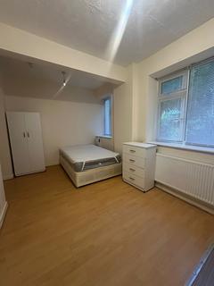 Studio to rent, Alton Gardens, Luton