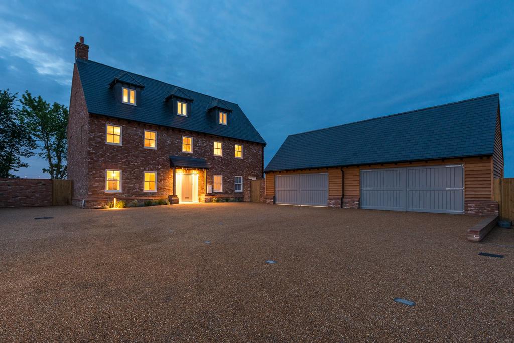 Monkton Road, Minster, CT12 6 bed detached house for sale £950,000