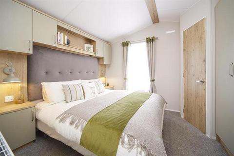2 bedroom lodge for sale, Havant Road, Hayling Island Hampshire