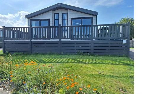 2 bedroom lodge for sale, Hendra Croft Newquay