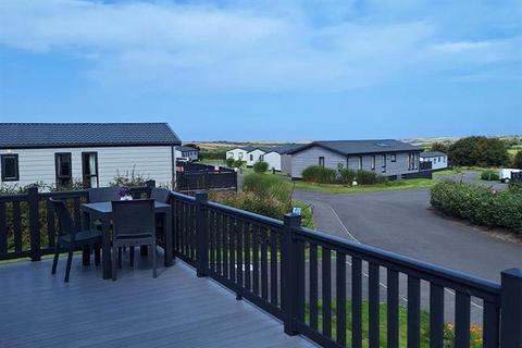 2 bedroom lodge for sale, Hendra Croft Newquay