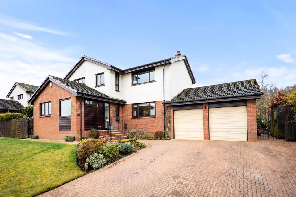 Lawn Park, Milngavie, East... 4 bed detached house £525,000
