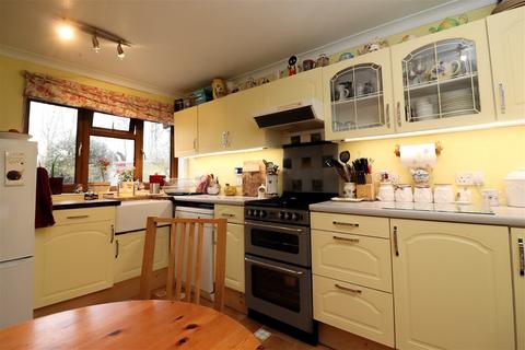 7 Chestnut Walk, Alresford, SO24 9NA