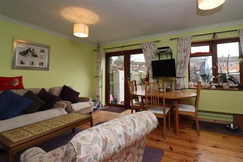 7 Chestnut Walk, Alresford, SO24 9NA