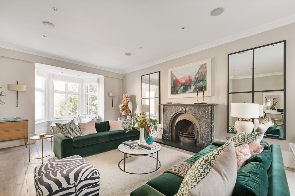 Victoria Road, London, W8 6 bed terraced house £21,233 pcm (£4,900 pw)