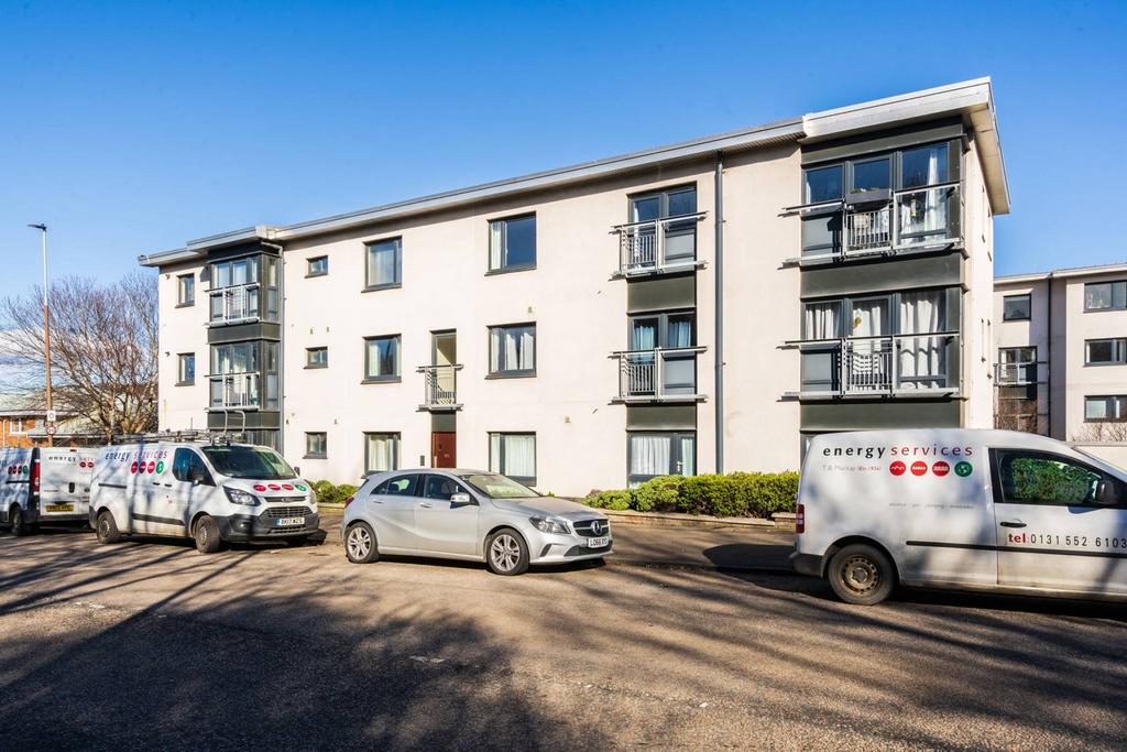 215/4 Granton Road, Granton, Edinburgh, EH5 1HD 2 bed flat for sale £
