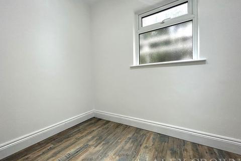 2 bedroom flat to rent, Balfour Road, Ilford