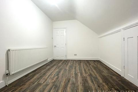 3 bedroom flat to rent, Balfour Road, Ilford