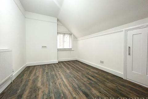 3 bedroom flat to rent, Balfour Road, Ilford