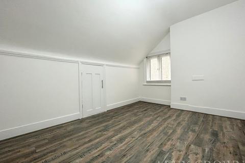 3 bedroom flat to rent, Balfour Road, Ilford