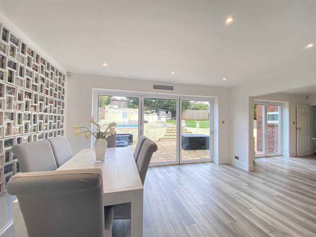 Laura Grove Preston Paignton 5 bed detached house for sale £750,000