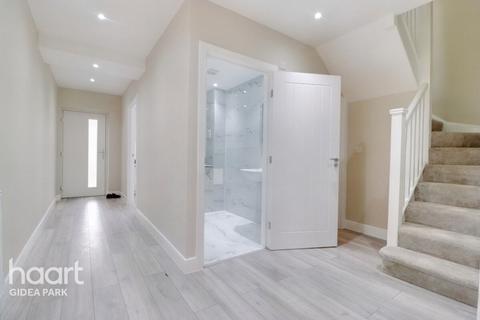 6 Witham Road, Romford, RM2 5XB