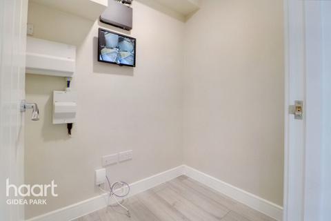 6 Witham Road, Romford, RM2 5XB