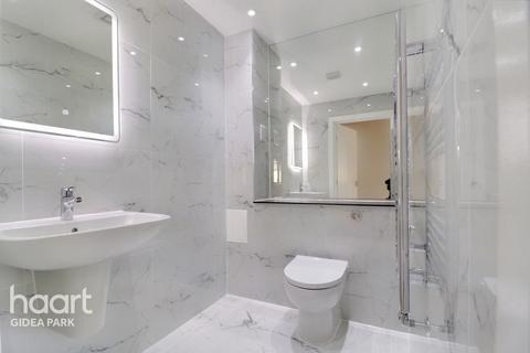 6 Witham Road, Romford, RM2 5XB