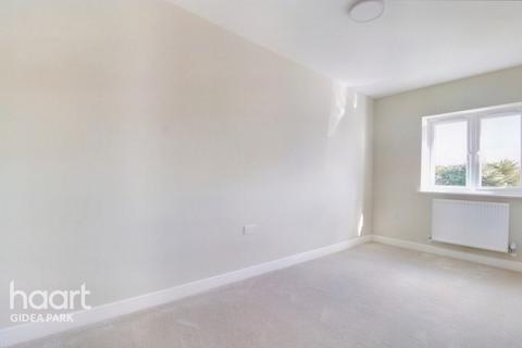 6 Witham Road, Romford, RM2 5XB