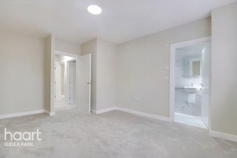 6 Witham Road, Romford, RM2 5XB