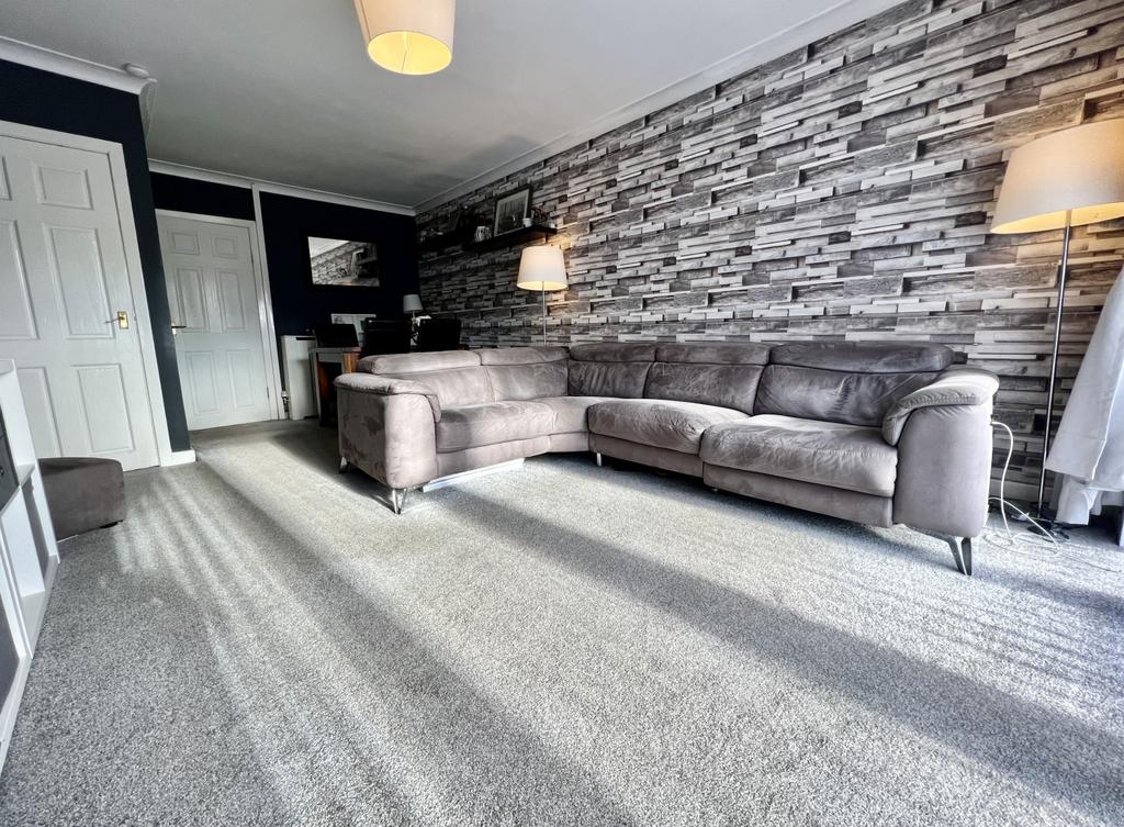 26 Corseford Avenue, Johnstone 2 bed terraced house £89,995