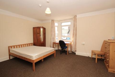 4 bedroom flat to rent, Cowley Road, Oxford, Oxfordshire, OX4
