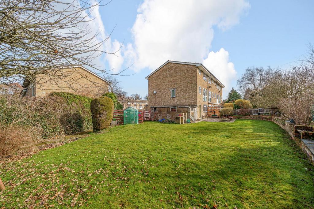 St. Davids Close, West Wickham 4 bed end of terrace house for sale £