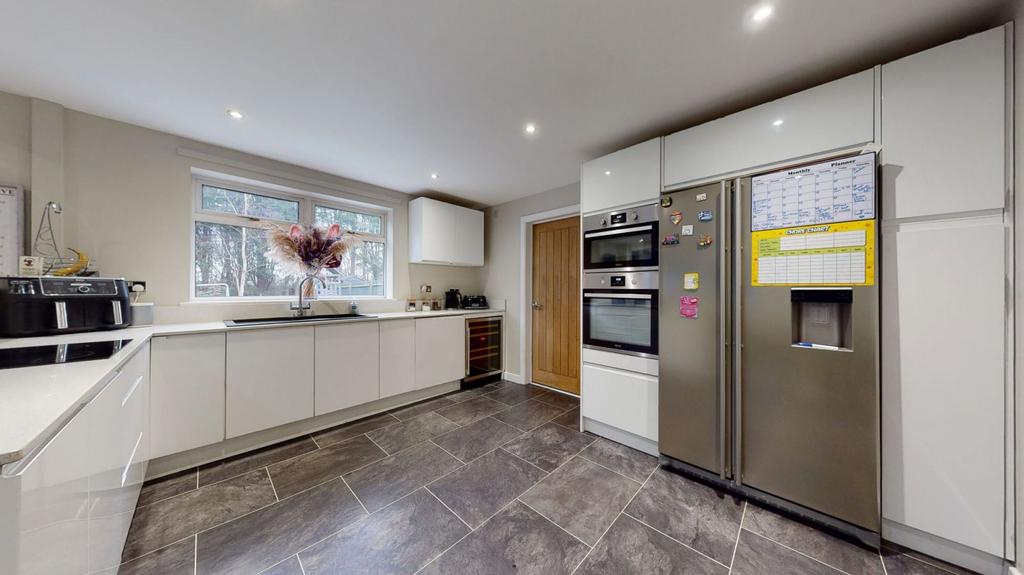 Kitchen/dining/family room