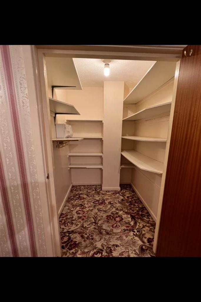 Walk in cupboard
