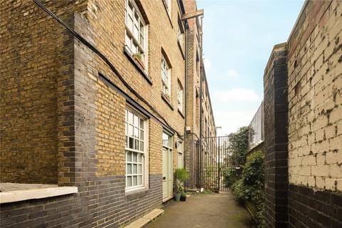 2 bedroom terraced house for sale - Tottenham Road, De Beauvoir, London, N1