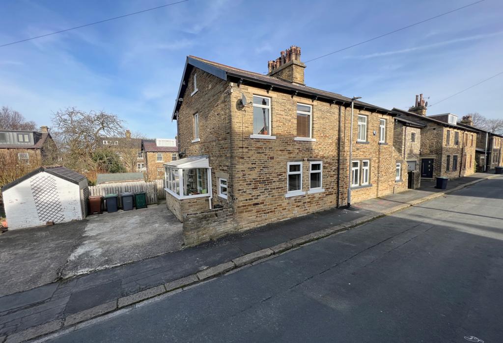 Ivy Grove, Moorhead, Shipley, BD18 3 bed semidetached house for sale £399,950