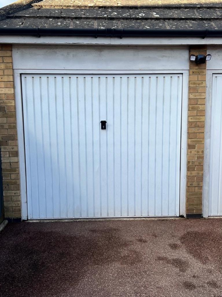 1b Nobles GARAGE
