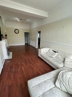 4 bedroom house to rent - Park Road, Wanstead, E12