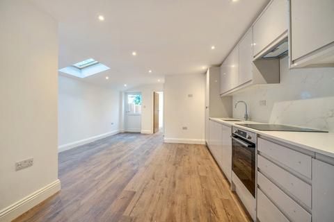 3 bedroom ground floor flat to rent, Marlborough Road, London, N22