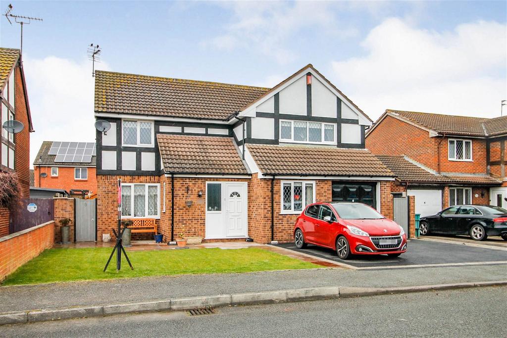 Ffordd Nant, Kinmel Bay, Conwy 4 bed detached house £315,000