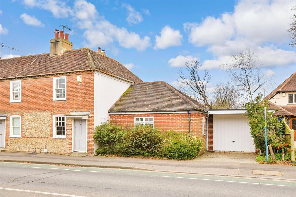 Broyle Road, Chichester, West Sussex 2 bed semidetached house for sale