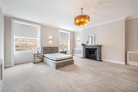 3 bedroom flat to rent, Portland Place, London