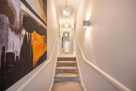 3 bedroom flat to rent, Portland Place, London