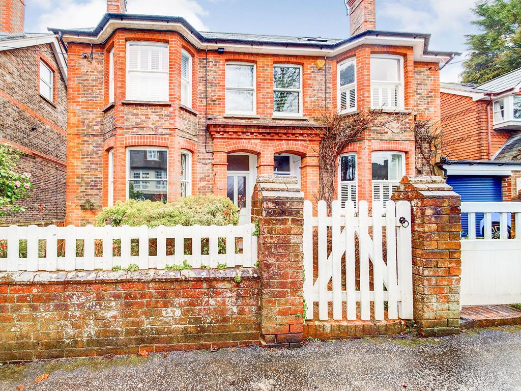 Compton Road, Lindfield 1 bed ground floor flat for sale £325,000