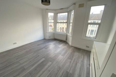 1 bedroom flat to rent, Tavistock Avenue , E17