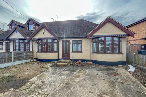 1 Barbara Close, Rochford, SS4 1NQ
