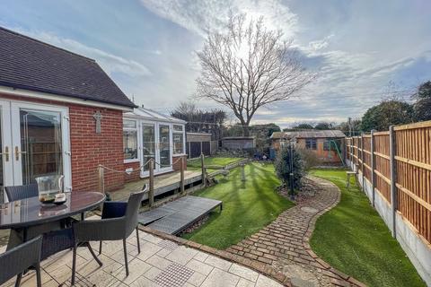 1 Barbara Close, Rochford, SS4 1NQ