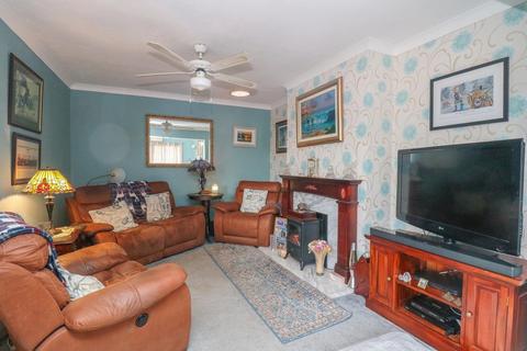 1 Barbara Close, Rochford, SS4 1NQ