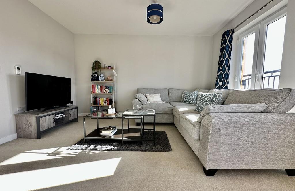 Taylor Court, Great Cornard 2 bed apartment £170,000