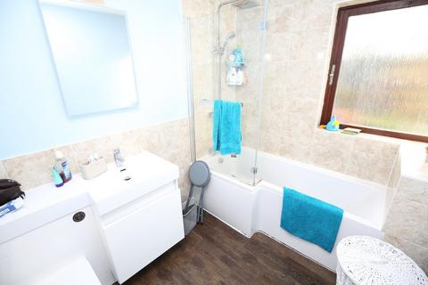 70 Shanklin Drive, Nuneaton, CV10 0BG