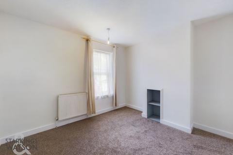 2 bedroom terraced house to rent, Summer Road, Lowestoft