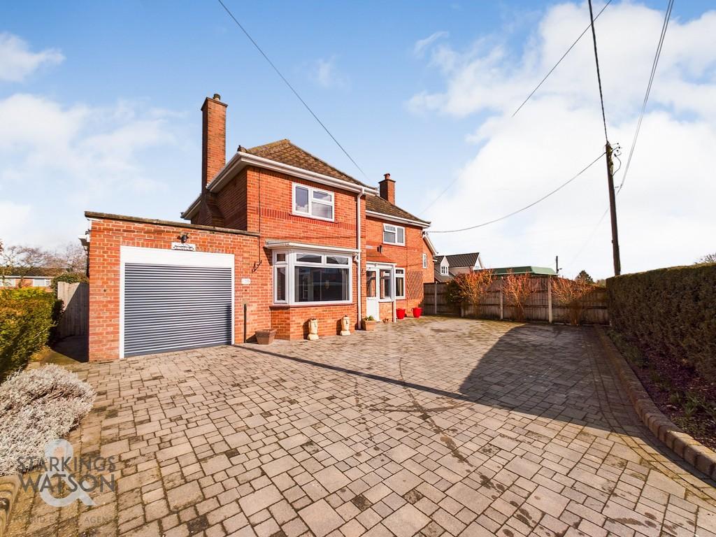 Besthorpe Road, Attleborough 3 bed detached house for sale £450,000
