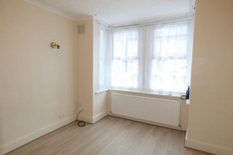 3 bedroom terraced house for sale - Gordon Road, Hounslow