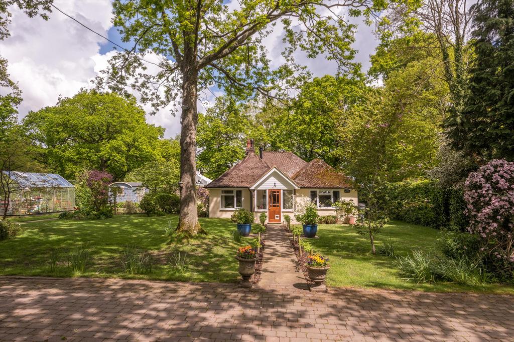 Crook Road, Brenchley, Tonbridge, Kent, TN12 3 bed bungalow £900,000