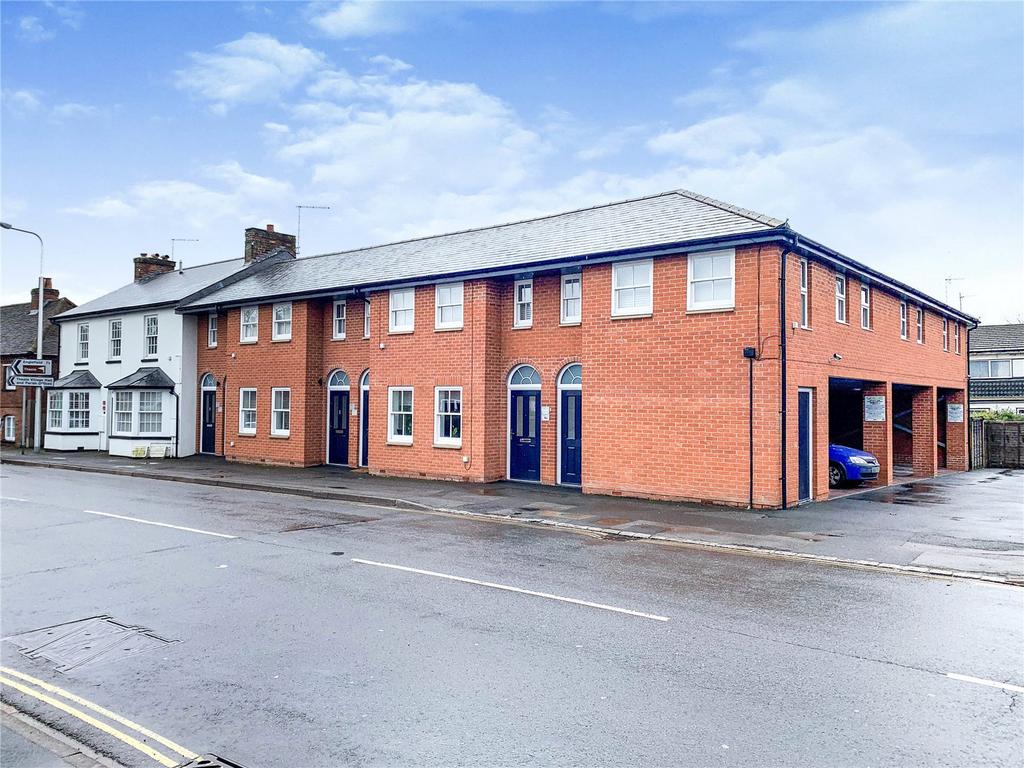Applewood House, 5 Church Street, Theale, RG7 2 bed for sale