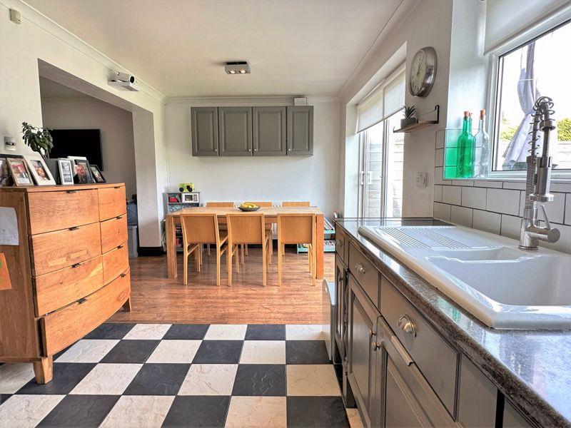 Mayfield Crescent, Eaglescliffe TS16 0NH 4 bed semidetached house £