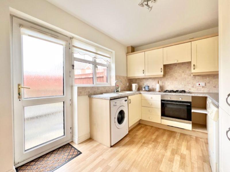 HOLYOAKE ROAD, GRIMSBY 2 bed end of terrace house for sale - £135,500